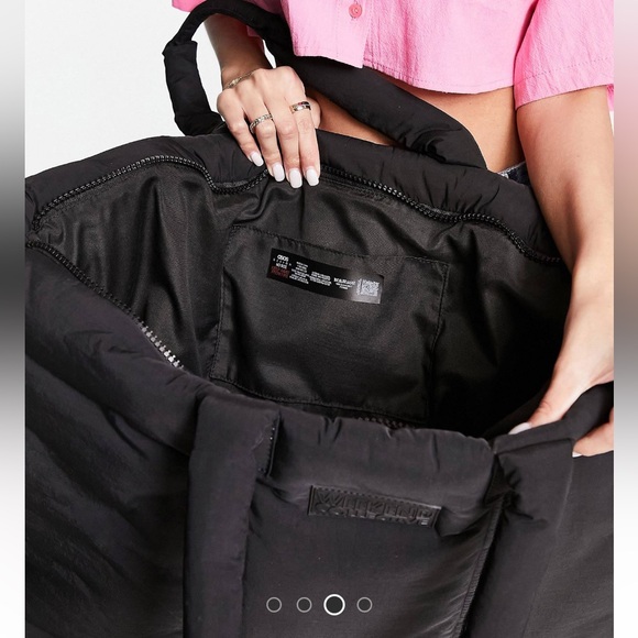 ASOS Weekend Collective Oversized Padded Nylon Weekender Tote - Picture 4 of 8